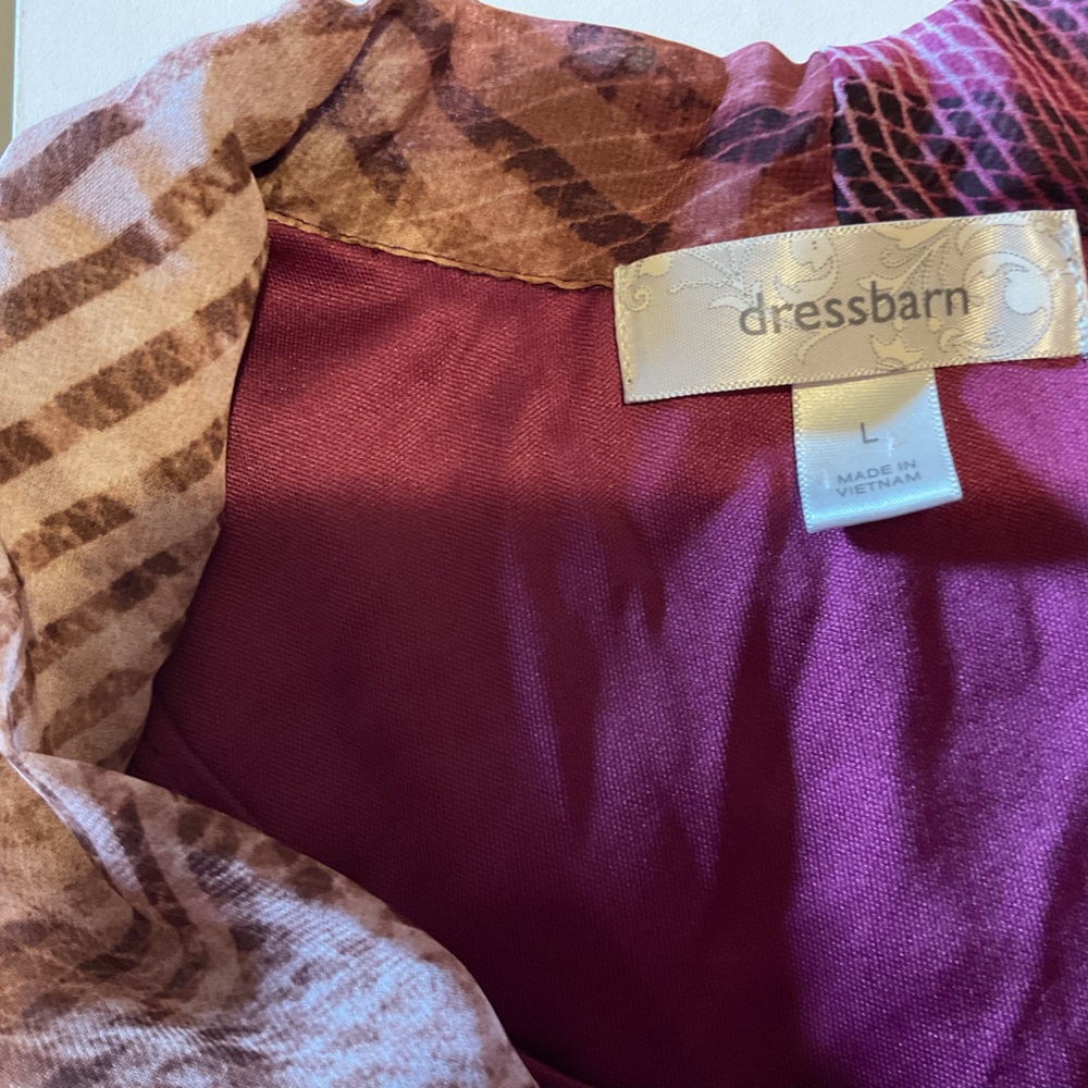 DressBarn Sleeveless Twist-Front Women's Top in Burgundy Pink - Picture 4 of 5